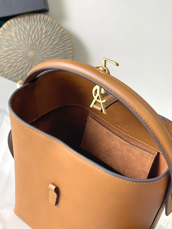 P750 LE 37 Bucket Bag Medium